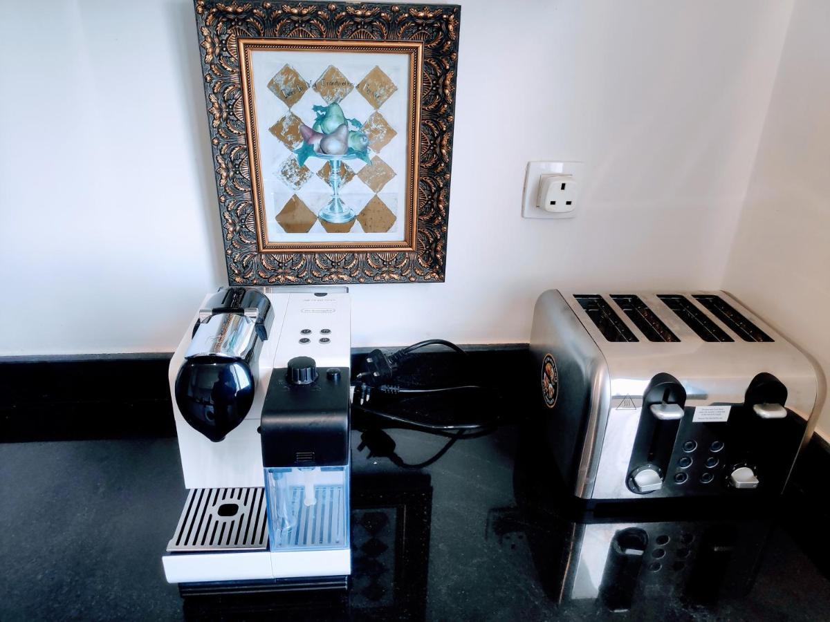 La Marina Luxury Apartment Fully Furnished Free Wifi, High Standard Residence, Amazing Prime Location Close To Restaurants, Transport, Beach And Bouregreg River Salé Ngoại thất bức ảnh